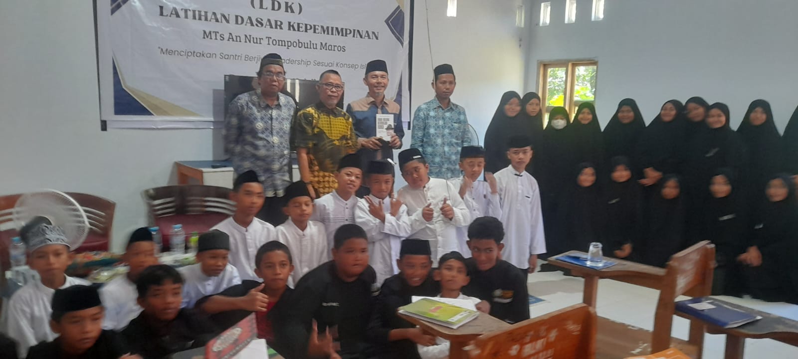 Beri Motivasi ke Santri An Nur Tompobulu, BAK Tegaskan Akar Peradaban Bangsa Bermula Budaya Membaca Tinggi